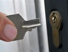 Chiave spezzata nella serratura